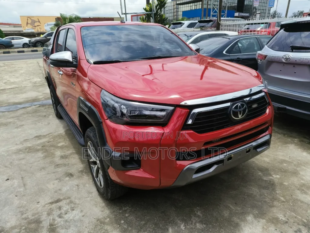 Toyota Hilux Rocco, 2.8L, Red - 2021