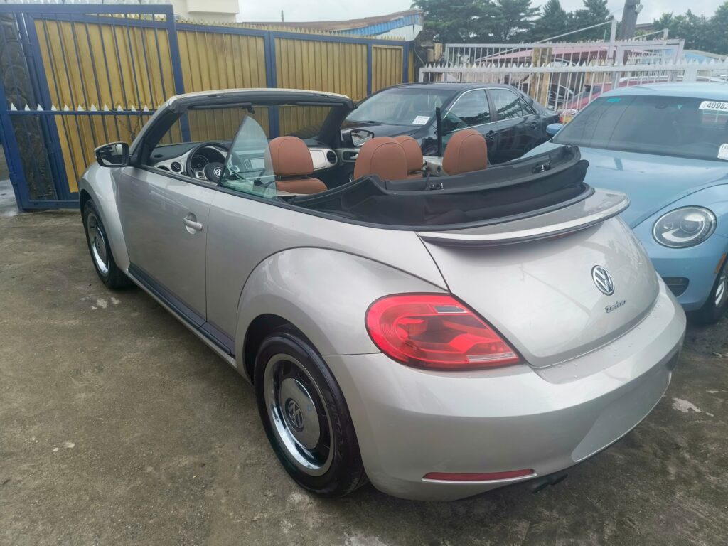 Volkswagen/Beetle (A5) (2011-2019) Silver