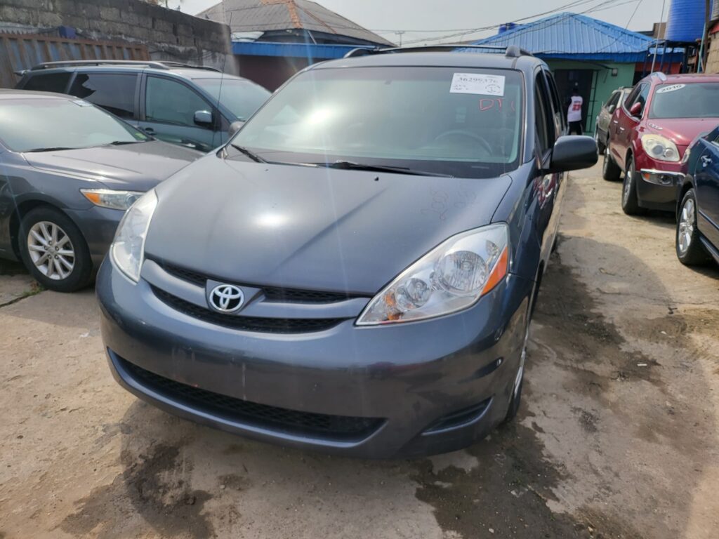 Toyota Sienna LE 2008 Blue