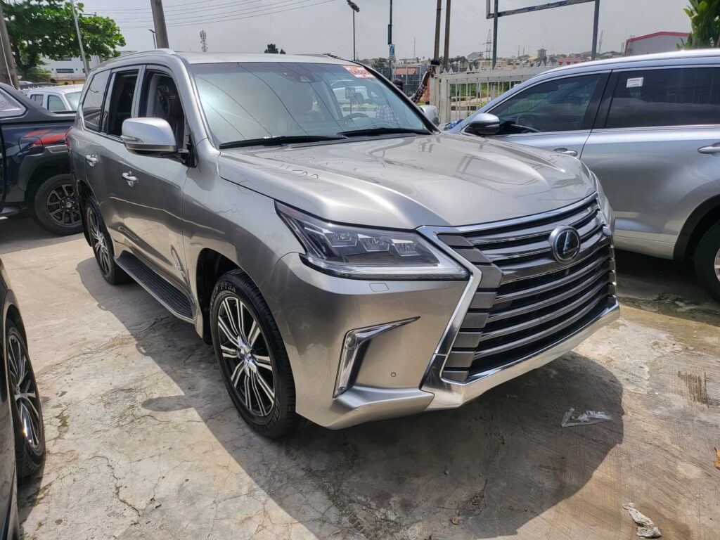 Lexus LX 570 AWD 2017 Gray